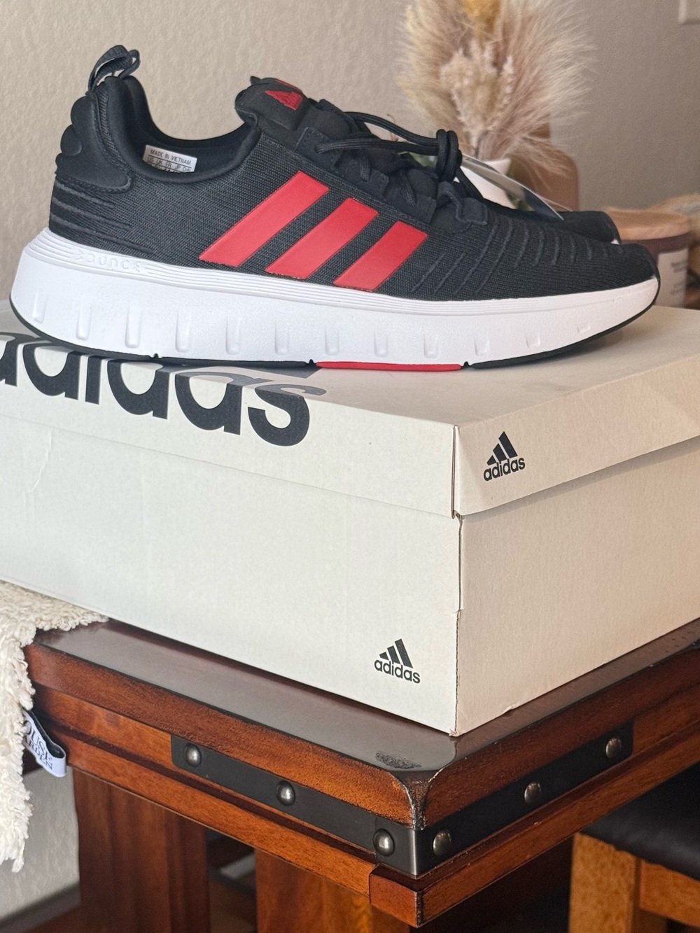 Adidas Men's Black & Red Running Shoe